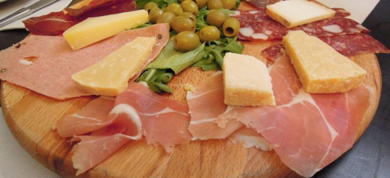 独特の食感と旨みが人気牛タンが食文化を広げる焼肉新時代の主役