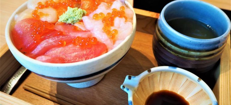 仙台駅から始まる東北の食文化旅グルメと人情が織りなす味わいの拠点